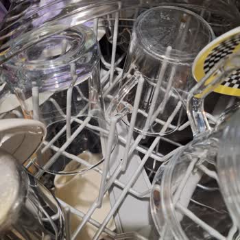 Bosch Bulaşık Makinesi Temiz Yıkamıyor, Servis Ücreti Talep Ediliyor