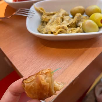 Superfresh Dondurulmuş Börekte Yabancı Madde Şoku