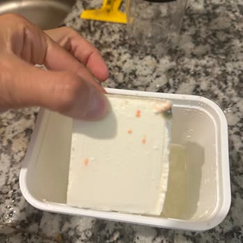 Aldığım Süzme Peynir Kısa Sürede Küflendi Ve Sağlık Riski Oluşturdu