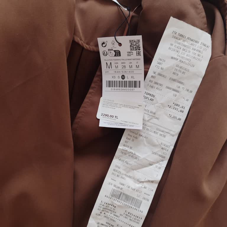 Stradivarius Mağazasında Beden Değişimi İçin Mantıksız Gerekçelerle Ret Ve Kötü Muamele