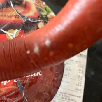 Aldığım Namet Sucuk Son Kullanma Tarihi Geçmediği Halde Küflü Çıktı