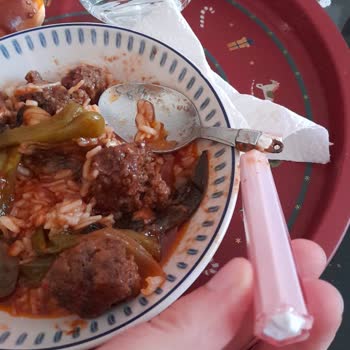 Yemek Sırasında Yeni Alınan Kaşığın Kırılması Mağduriyet Yarattı