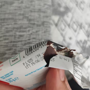 Son Kullanma Tarihi Geçmemiş Kinder Pingui'nin Küflü Çıkması Ve Sağlık Endişesi