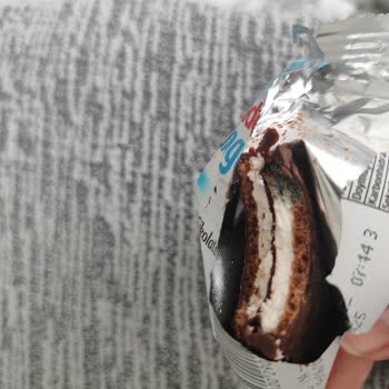 Son Kullanma Tarihi Geçmemiş Kinder Pingui'nin Küflü Çıkması Ve Sağlık Endişesi