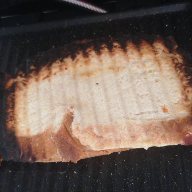 Aldığım Tost Makinesi Ekmeği Yaktı İade Talebim Reddedildi