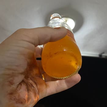 Mandalina Maden Suyunda Yabancı Parçacıklar Gördüm, Rahatsız Oldum