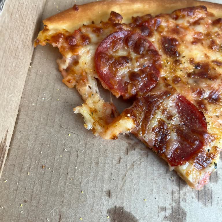 Kampanyalı Pizza Bayat Ve Soğuk Geldi, Ödediğim Ücrete Yazık