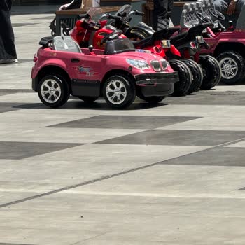 Zeruj Port’ta Çocuklar İçin Akülü Araç Ücretleri Aileleri Zorluyor