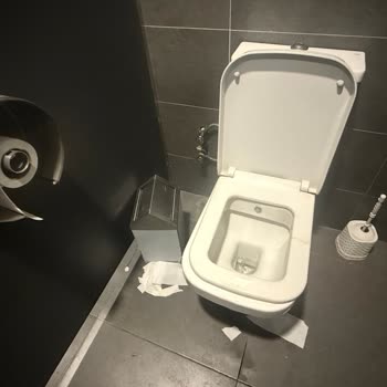 Petrol Ofisi Lavabolarının Temizlik Ve Donanım Sorunu