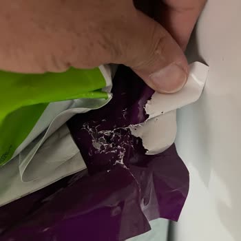 Eksik Ödül Maması, Özensiz Paketleme Ve İletişim Sorunu