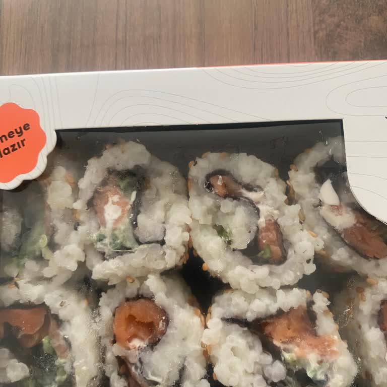 Son Kullanma Tarihine Yakın Ve Kötü Görünümlü Sushi Teslimatı
