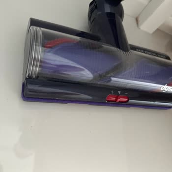 Dyson Süpürge Başlığında Aşırı Ses Ve Koruma Sorunu