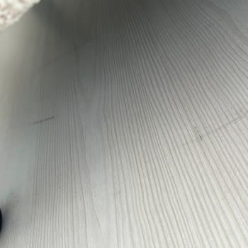 Yeni Alınan Parkede Kalıcı Lekeler Ve Temizlik Sorunu