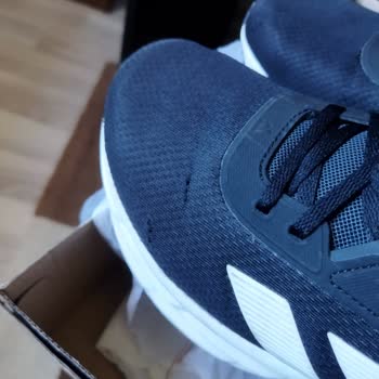 Adidas Shoes Torn After 5 Months – Amazon Denies Responsibility