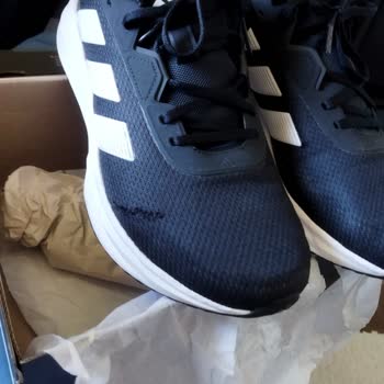 Adidas Shoes Torn After 5 Months – Amazon Denies Responsibility