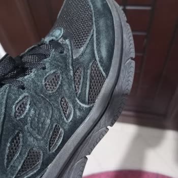 I Got No Support for My Skechers Shoes With Color Fading