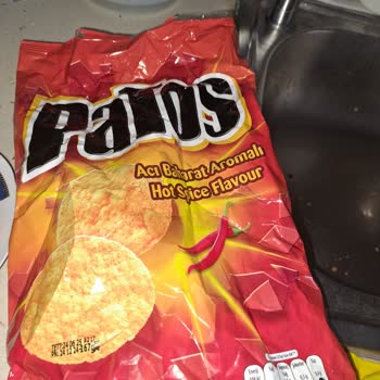 Patos Cips Paketinden Çıkan Yabancı Maddeler Şok Etti!