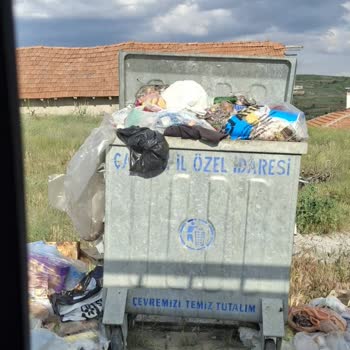 Köylerde Çöp Toplama Hizmeti Yetersiz Ve Çevre Kirliliği Artıyor