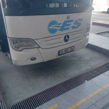 Es Turizm Otobüsünde Sigara Kullanımı, Arızalı Koltuk Ve İlgisiz Personel