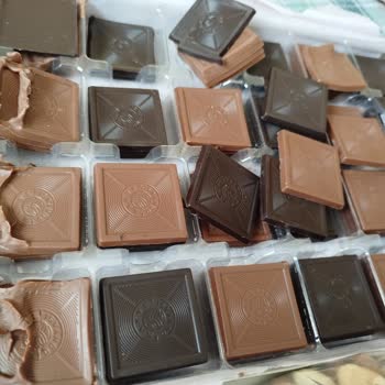 Kargo İle Gönderilen Çikolatalar Erimiş Ve Birbirine Girmiş Olarak Teslim Edildi