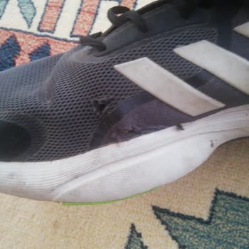 Adidas Ayakkabım 6 Ayda Yırtıldı, Gerekçesiz İade Edildi