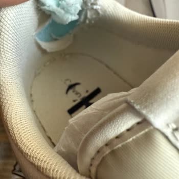 Calvin Klein Sneakers Wore Out in 3 Months