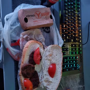 Sipariş Edilen Köfte Ekmek Beklentileri Karşılamadı: Bayat Ve Eksik Ürün Teslimatı