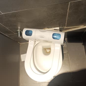 Diriliş Petrol'de Tuvalet Temizliği Ve Personel İlgisizliği Sorunu