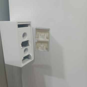 Arçelik Buzdolabı Kapı Kolu Sürekli Kırılıyor, Mağduriyetim Giderilmiyor