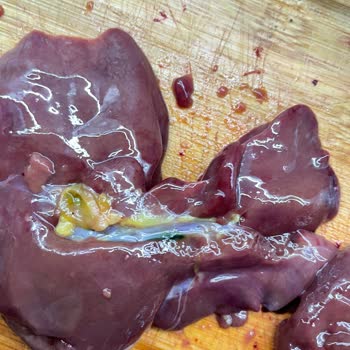 Aldığım Tavuk Ciğerleri Bozuk Ve Küflü Çıktı