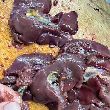 Aldığım Tavuk Ciğerleri Bozuk Ve Küflü Çıktı