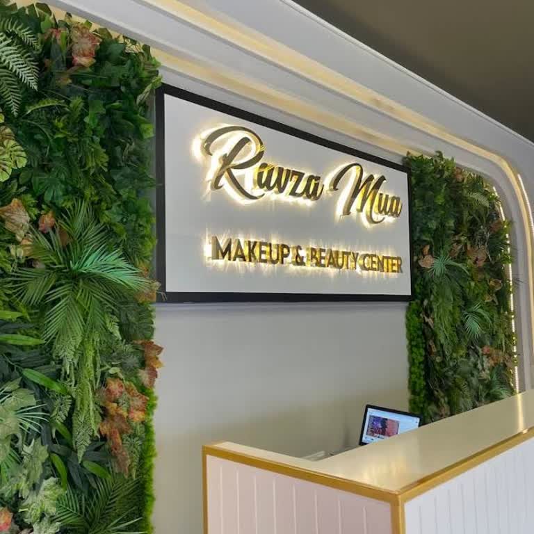 Keratin Ve Manikürde Uzman Eksikliği Ve İlgisiz Hizmet