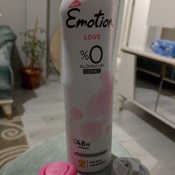 Yeni Alınan Deodorantın Sprey Kapağı İlk Kullanımda Bozuldu