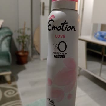 Yeni Alınan Deodorantın Sprey Kapağı İlk Kullanımda Bozuldu