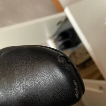 İlk Giyişte Ayakkabı Soyuldu, Firma İlgisiz Kaldı