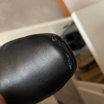 İlk Giyişte Ayakkabı Soyuldu, Firma İlgisiz Kaldı