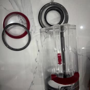 Dyson V15 Süpürgemin Lastikleri Kısa Sürede Koptu, Ücret Talebiyle Mağdur Oldum