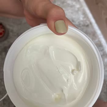 Dost Yoğurtta Saç Teli: Güvenim Sarsıldı, Hijyen Konusunda Endişeliyim