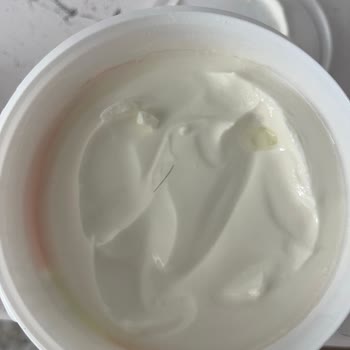 Dost Yoğurtta Saç Teli: Güvenim Sarsıldı, Hijyen Konusunda Endişeliyim