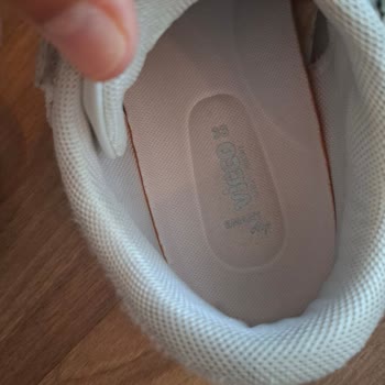 Kısa Sürede Hasar Gören Spor Ayakkabı Hakkında Şikayet