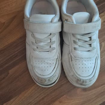 Kısa Sürede Hasar Gören Spor Ayakkabı Hakkında Şikayet