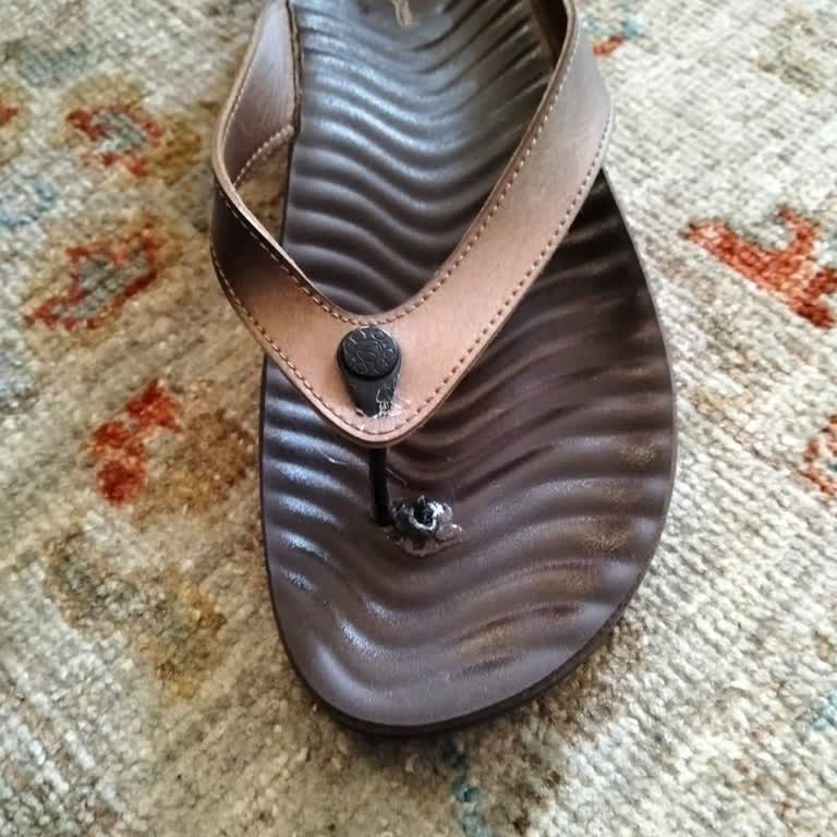 Yeni Alınan Ceyo Terliğin Bağlantısı Kısa Sürede Koptu, Değişim Yapılmadı