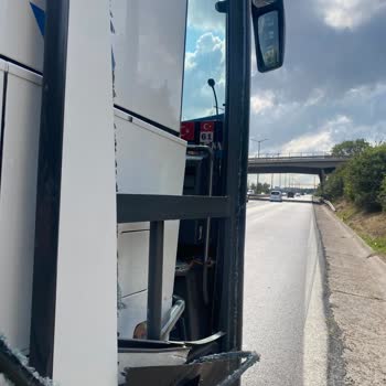 Boş Yolda Kaza: Can Güvenliğimiz Tehlikeye Atıldı