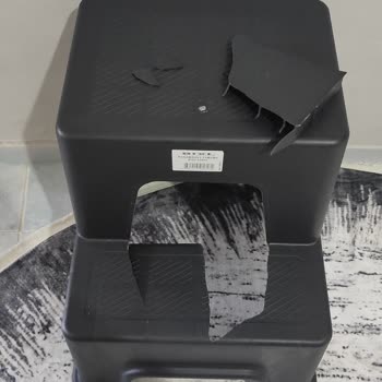 BİM'den Alınan Tabure Kırıldı, Güvenlik Riski Oluşturdu