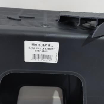 BİM'den Alınan Tabure Kırıldı, Güvenlik Riski Oluşturdu