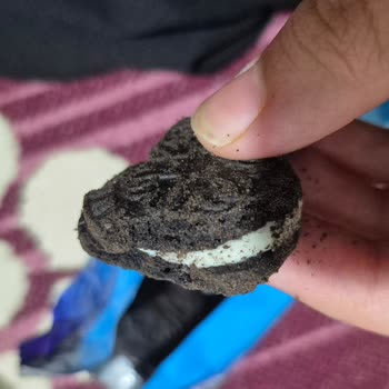 A101 Xroll Bisküvi Yarısı Isırılmış Gibi