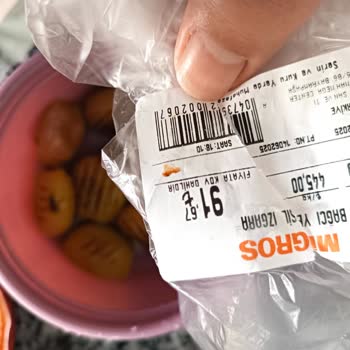 Migros Aldığım Yeşil Zeytinden Böcek Çıktı, Hayal Kırıklığına Uğradım