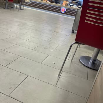Burger King Oasis Cadde AVM'de Hijyen Sorunu Ve Sağlık Endişesi