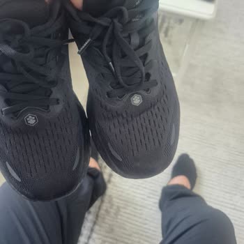 Kısa Sürede Deforme Olan Spor Ayakkabı Hayal Kırıklığı