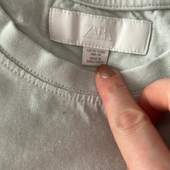 Bir Kez Giyilen T-shirtte Delik Oluştu, Mağazaya Gitmeden Çözüm Bekliyorum